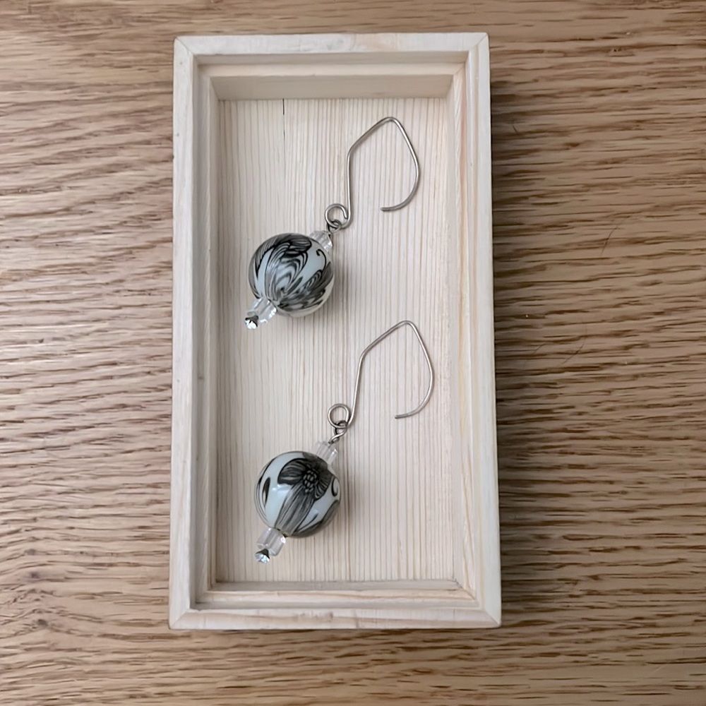 Women’s earrings